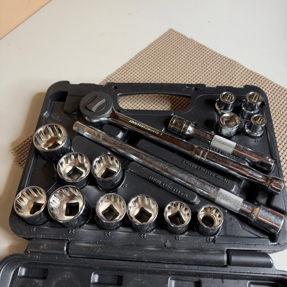 Pittsburgh Pro 1/2 Drive Metric Socket Set 12 Point Breaker Bar Ratchet Case